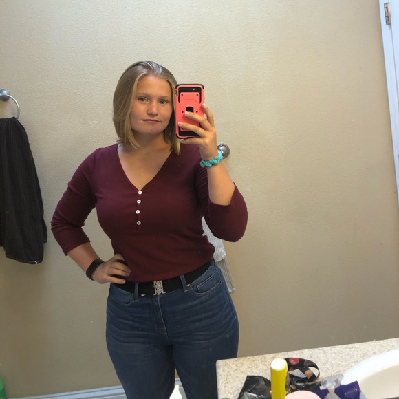 Meet your Posher, Talyn - Picture 2 of 3